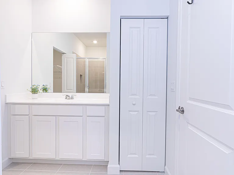 503 SE Rivergrass St — Photo 32