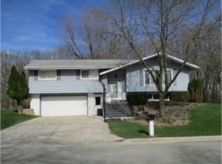 240 Crestwood Dr, Elkhart Lake, WI 53020