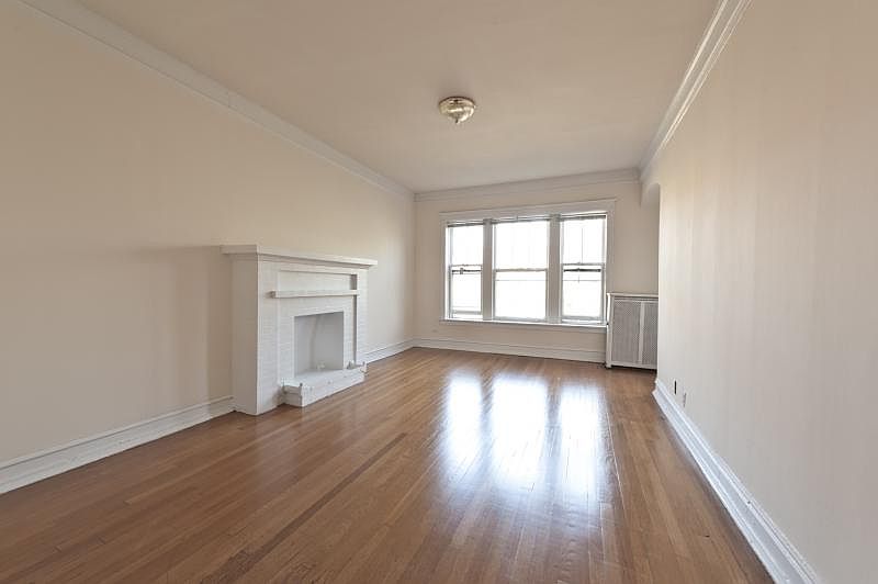 1st image of 663 W Buckingham Pl APT 3