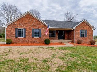 460 Hummingbird Hts SE, Corydon, IN 47112