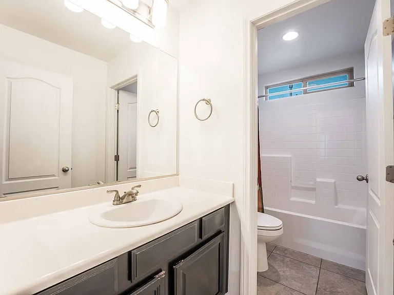 10750 Yarmouth Bay Ct — Photo 16