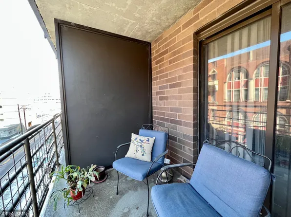 26 10th St W Unit 402, Saint Paul, MN 55102