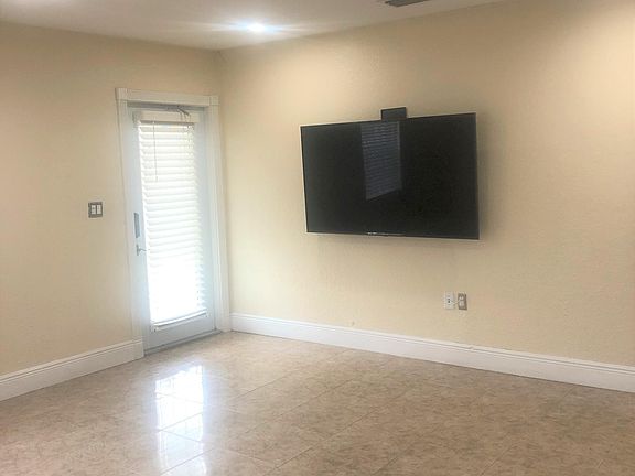 5th image of 15850 NW 18th Ct