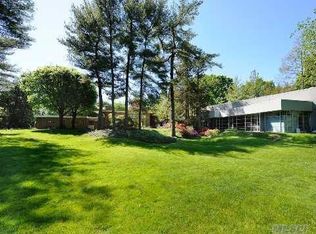 10 Broadlawn Ave, Great Neck, NY 11024