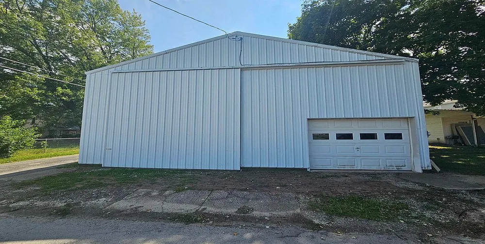 115 Olive St photo 1