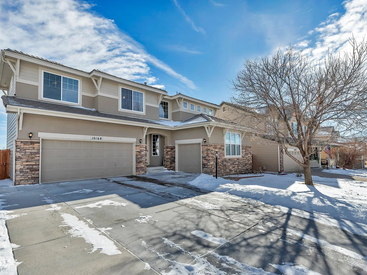 4 bed, 4.5 bath, 4527 sqft, $4,250 — Photo 1