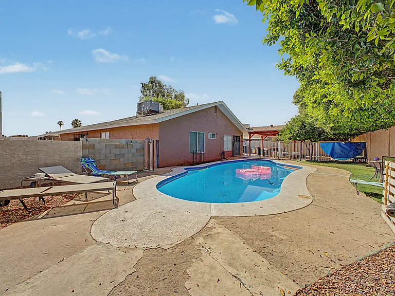 8932 N 56th Dr — Photo 5