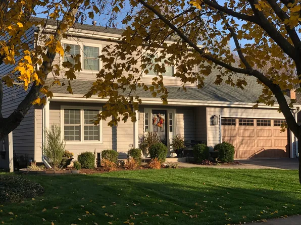 2224 Flambeau Dr, Naperville, IL 60564