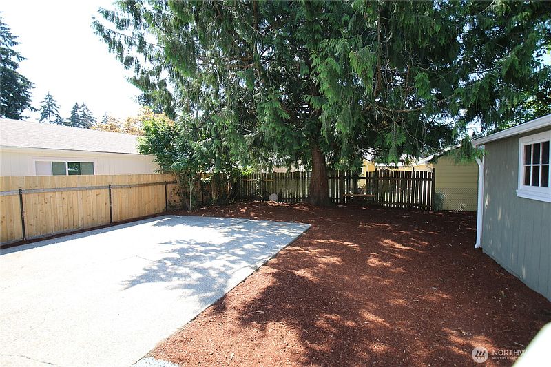3rd image of 818 118th Street S