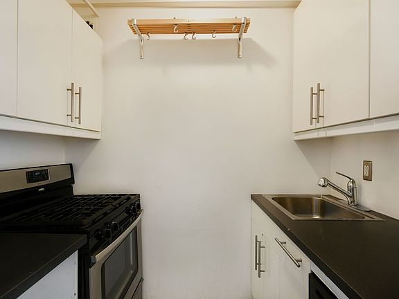 3rd image of 405 W 23rd St APT 3C