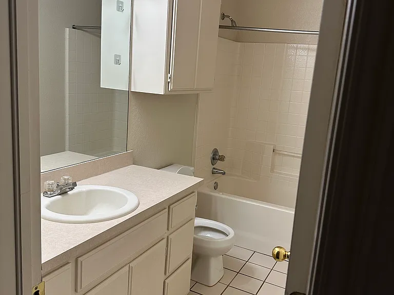 1200 High Meadows Dr #1206 — Photo 4