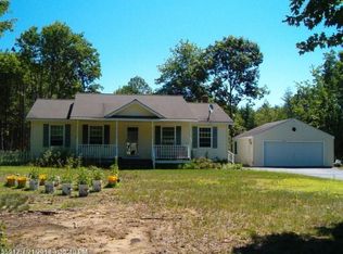 5 Douglas Dr, New Gloucester, ME 04260