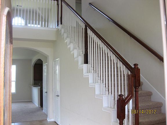 Soaring 2 story Entry