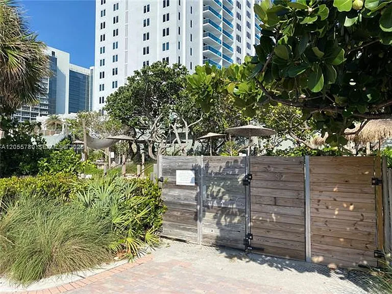 2301 Collins Avenue Cu #636 — Photo 34