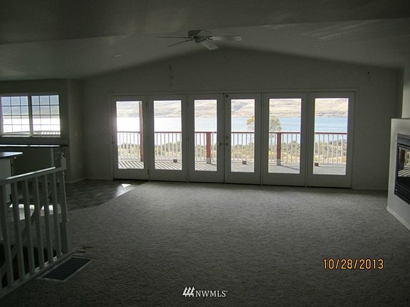 5th image of 210 Desert Aire Drive N