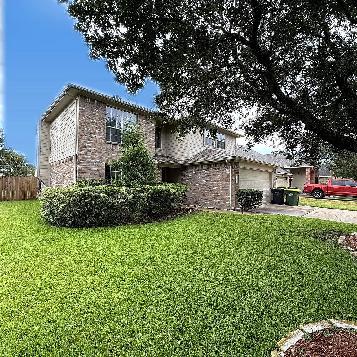 4 bed, 2.5 bath, 2439 sqft, $2,400 — Photo 1