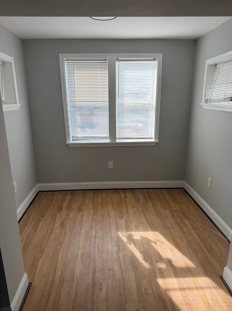 3506 Lucille Ave $800 Available (Private Bath) — Photo 4