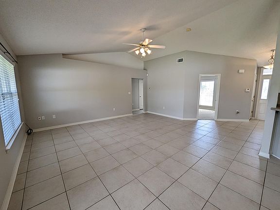 4th image of 2334 Heritage Cir