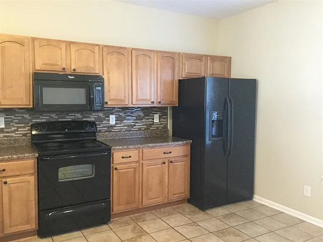 145 Collenton Ln — Photo 3
