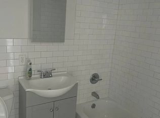 16 Lent Ave #2B, Hempstead, NY 11550