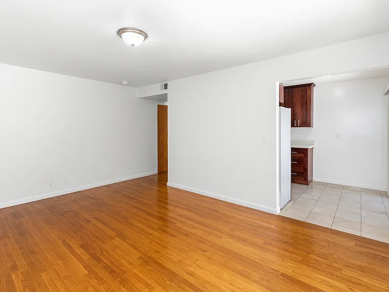 4444 Balboa St #105 — Photo 2