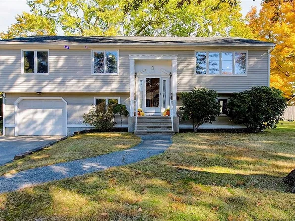 4 Hancock Rd, Barrington, RI 02806