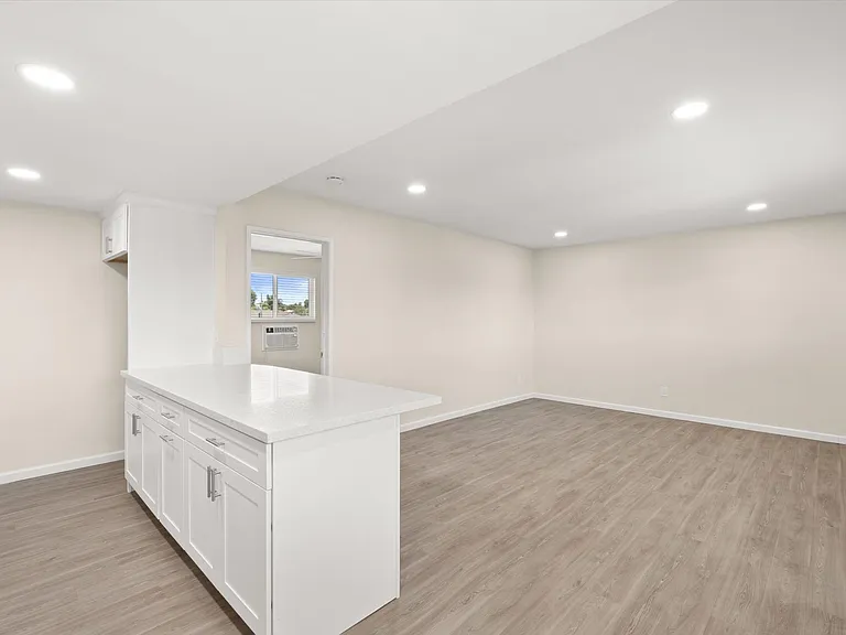 Tyler Arms Apartments - Riverside, CA — Photo 60