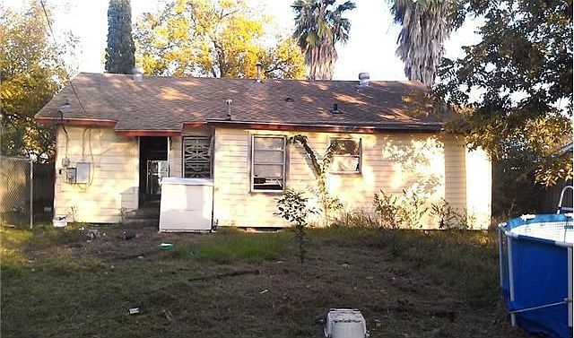 2nd image of 1318 Sheryl St