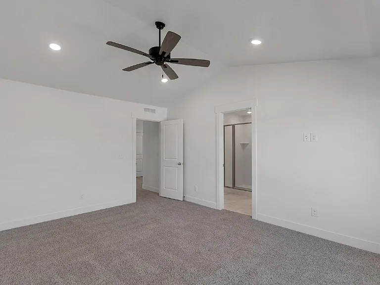 1398 N Meadow Ln — Photo 10