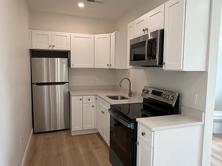 136 Winter St #8 — Photo 2