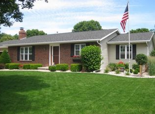 427 S Fox Croft Dr, De Pere, WI 54115