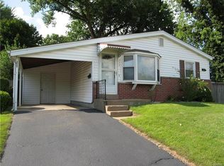 233 N Duchesne Dr, Saint Charles, MO 63301