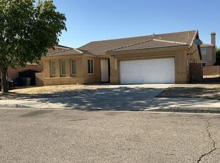 2753 E Norberry St, Lancaster, CA 93535