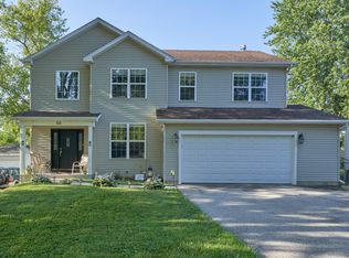 106 Woody Way, Lake In The Hills, IL 60156