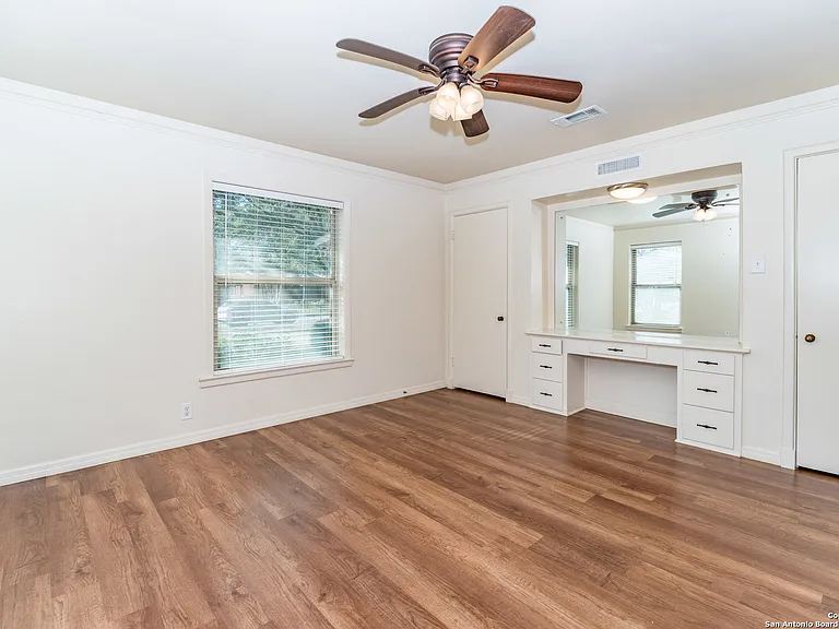 339 E Nottingham Dr — Photo 23