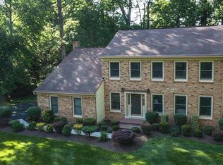 1212 Shaker Dr, Herndon, VA 20170