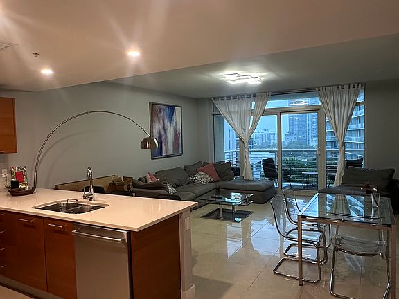 4th image of 3250 NE 1st Ave APT 818