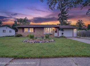 3901 Kendalwood Dr, Lansing, MI 48911