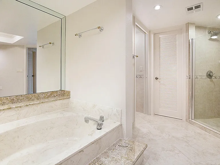 800 Jeffery St #409 — Photo 22