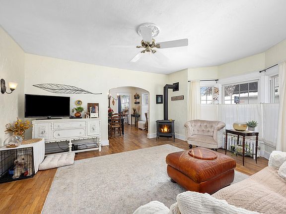 5th image of 614 W Cass St