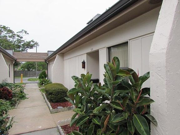 2nd image of 1520 Mission Hills Blvd