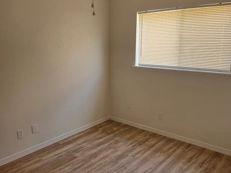 6644 Mariposa Dr — Photo 49