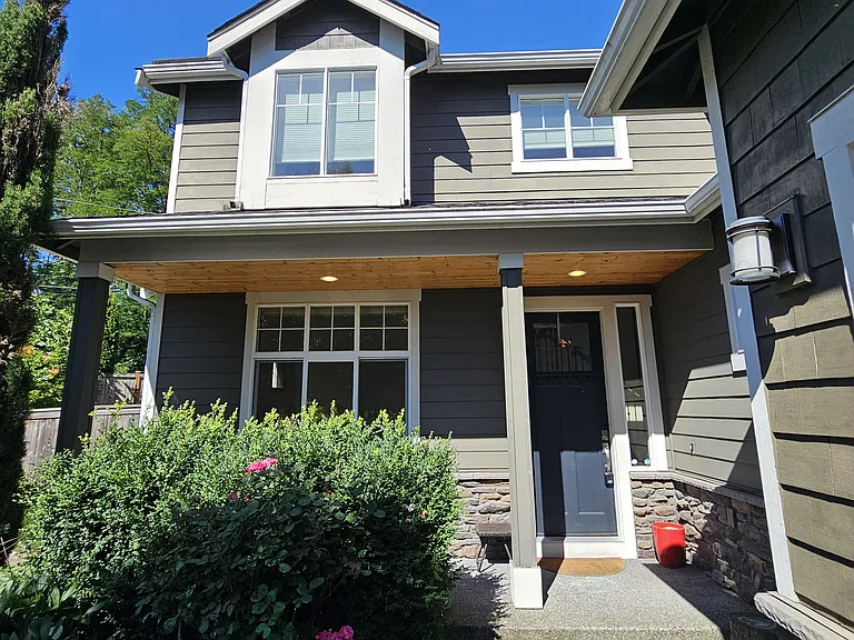 1631 241st St SW — Photo 2