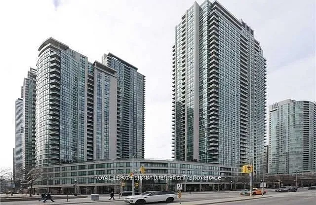 16 Yonge St #3005 — Photo 4