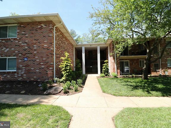 3rd image of 206 Victor Pkwy APT H