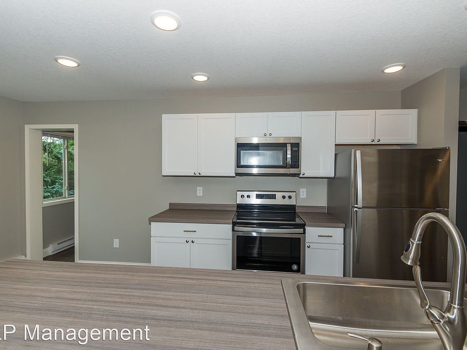 2nd image of 2832 20th Ave S #302