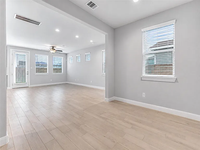 9822 Heritage Run Ln — Photo 7