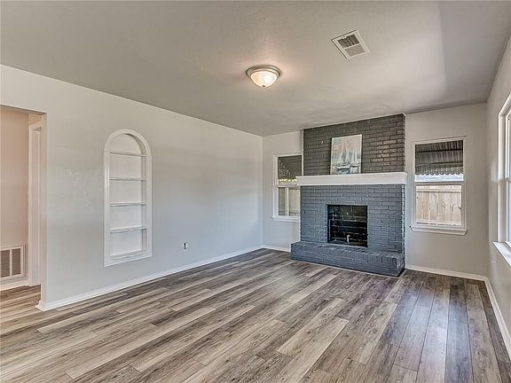 4th image of 1824 NW 40th St