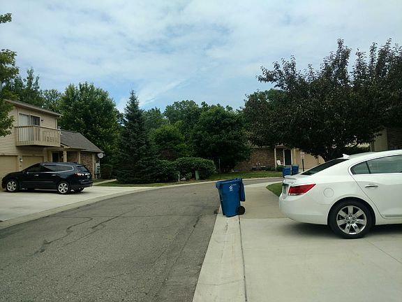 4th image of 4182 Stonebridge Dr #1