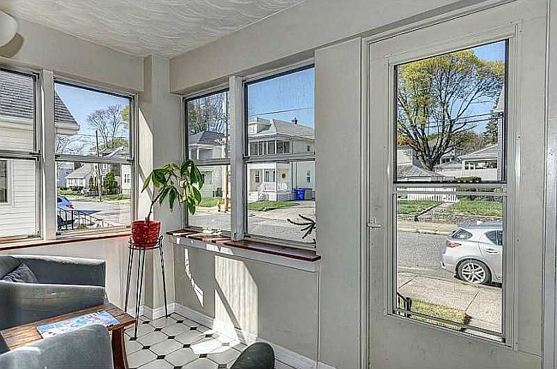 2nd image of 34 Sterling St